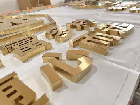  固始拉丝不锈钢字的特点。